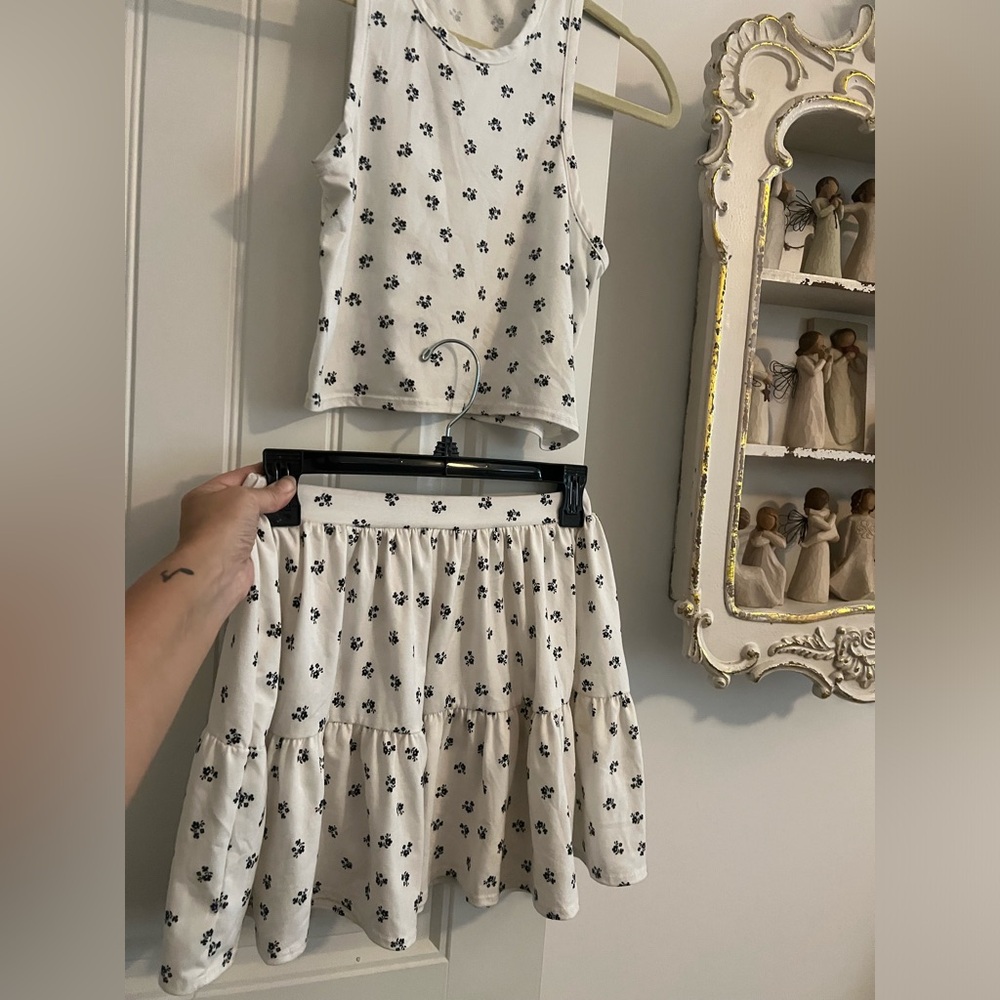 Very comfortable and cute skirt and matching tank top